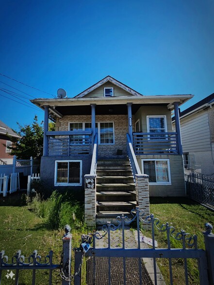 6917 Hessler Ave, Arverne, NY for sale - Primary Photo - Image 1 of 1