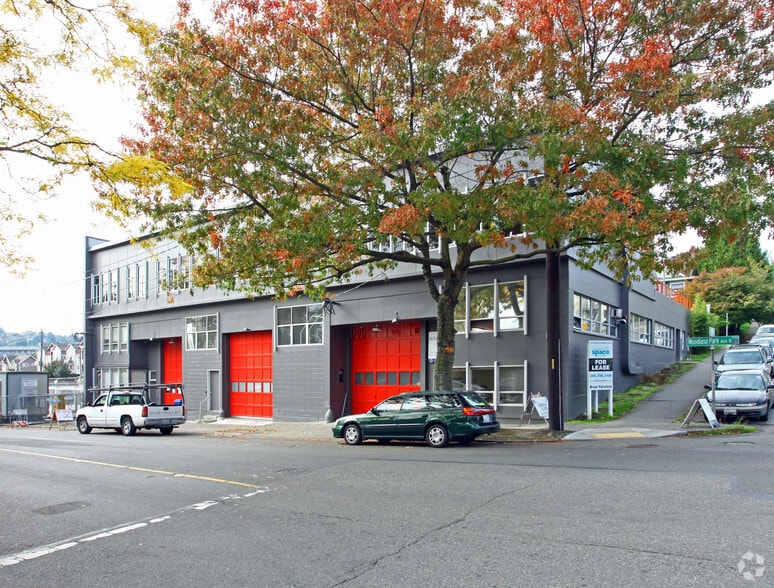 3668 Albion Pl N, Seattle, WA for lease - Primary Photo - Image 3 of 7