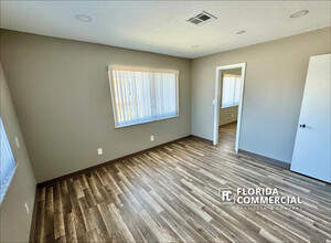 800 SE Ocean Blvd, Stuart, FL for lease Interior Photo- Image 2 of 8