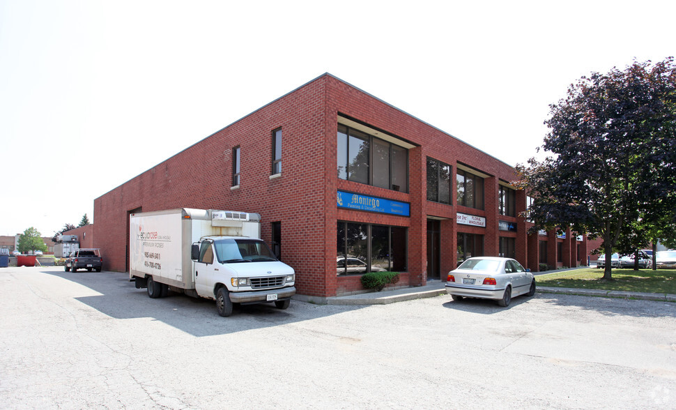 210 Drumlin Cir, Vaughan, ON for lease - Building Photo - Image 2 of 5