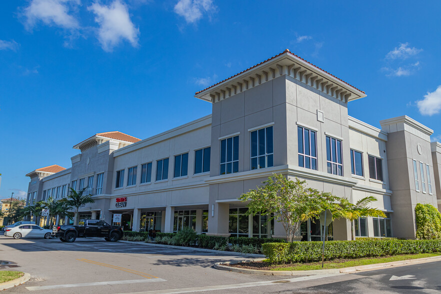 15121 NW 67th Ave, Miami Lakes, FL for lease - Building Photo - Image 1 of 4