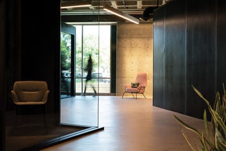 2625 Townsgate Rd, Westlake Village, CA for lease Interior Photo- Image 1 of 8