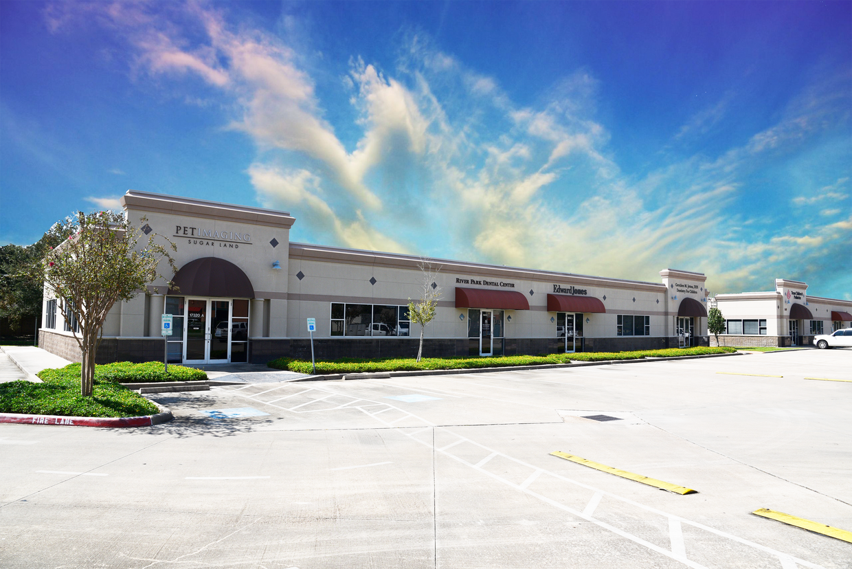 17320 W Grand Pky S, Sugar Land, TX for lease Building Photo- Image 1 of 5