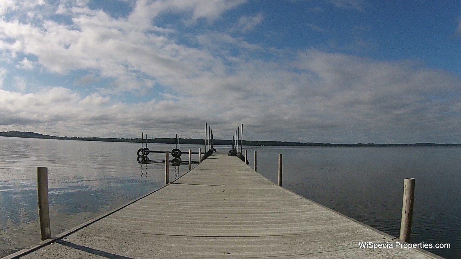 W505 Huron Bay Dr, Montello, WI 53949 Log Cabin Resort