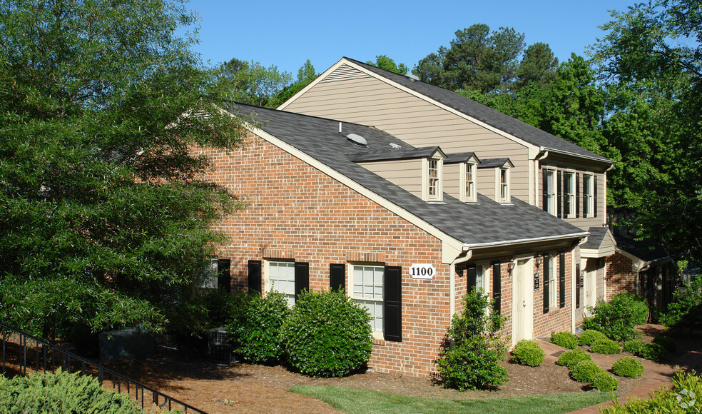 1829 E Franklin St, Chapel Hill, NC for sale - Primary Photo - Image 1 of 1