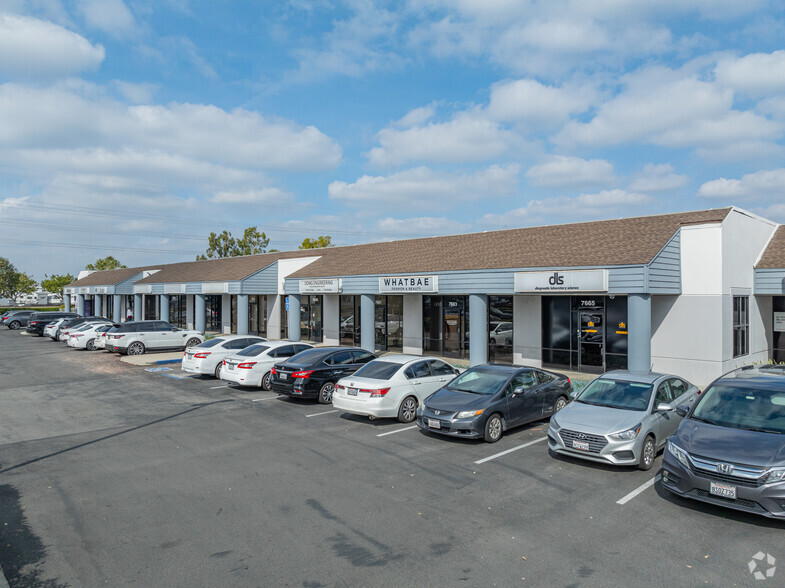 7643-7667 Garden Grove Blvd, Garden Grove, CA for lease - Building Photo - Image 3 of 20