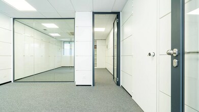 Office in Alcobendas, Madrid for lease Interior Photo- Image 2 of 34
