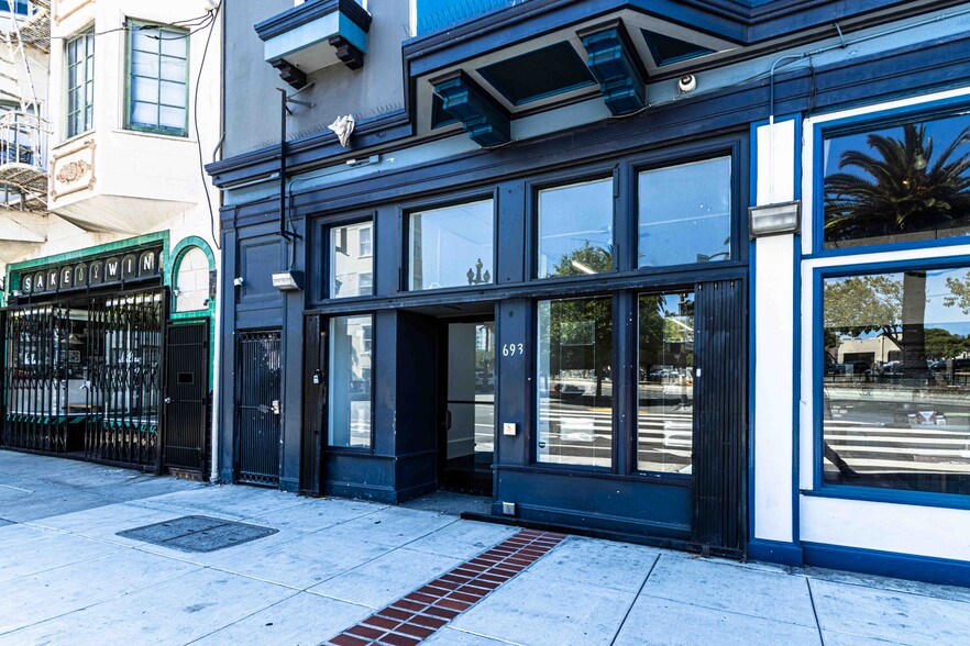 2073-2079 Market St, San Francisco, CA for lease - Building Photo - Image 3 of 8