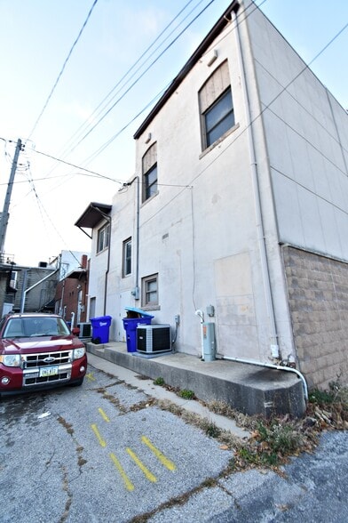 14 E Charles St, Oelwein, IA for sale - Building Photo - Image 2 of 15