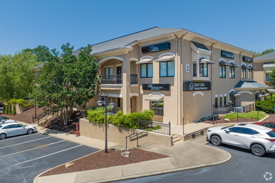 1121 Johnson Ferry Rd, Marietta, GA for lease - Building Photo - Image 1 of 16