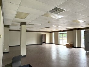 2212 Old Furnace Rd, Boiling Springs, SC for lease Interior Photo- Image 2 of 4