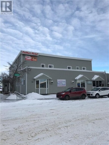6 Main St NW, Falher, AB for sale - Primary Photo - Image 1 of 1