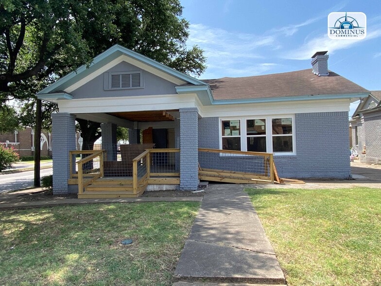 105 S Zang Blvd, Dallas, TX for lease - Primary Photo - Image 1 of 4