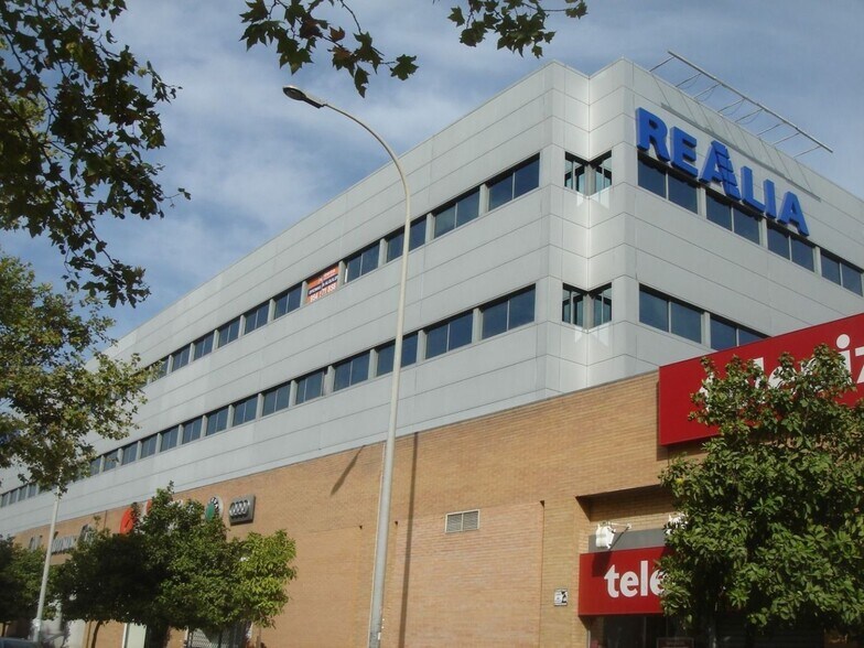 Sevilla, Luis Montoto - Santa Justa, SEVILLA, Sevilla for lease - Building Photo - Image 3 of 19