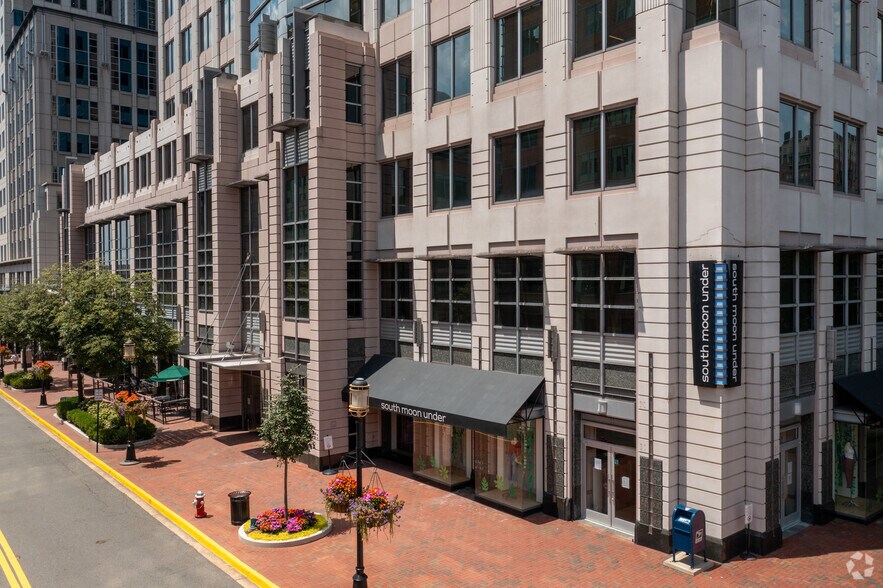 11951 Freedom Dr, Reston, VA for lease - Building Photo - Image 2 of 3