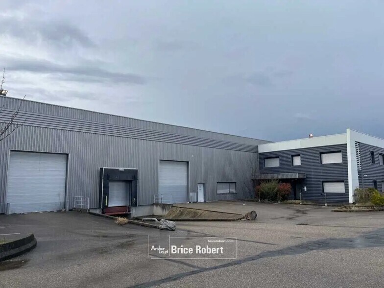 Flex in Saint-Priest for lease - Building Photo - Image 3 of 4
