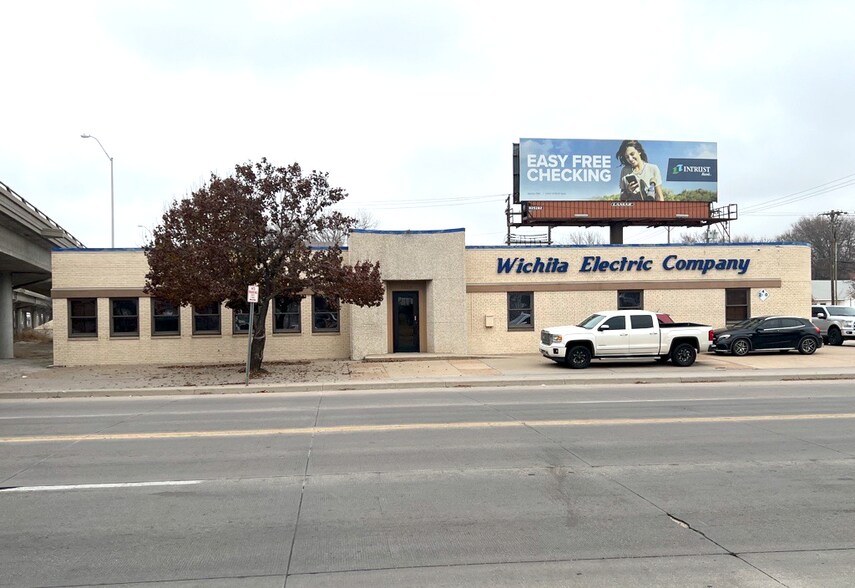 2020 E Douglas Ave, Wichita, KS 67214