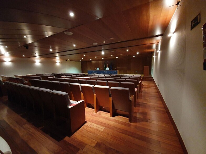 Office in La Rinconada for lease - Building Photo - Image 3 of 14