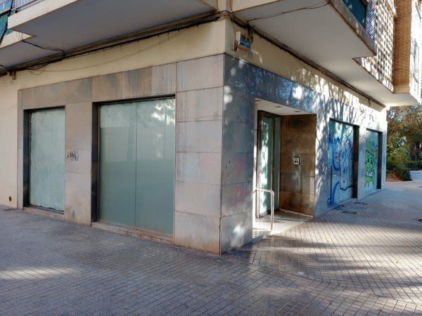 Retail in València, Valencia for sale - Building Photo - Image 1 of 12
