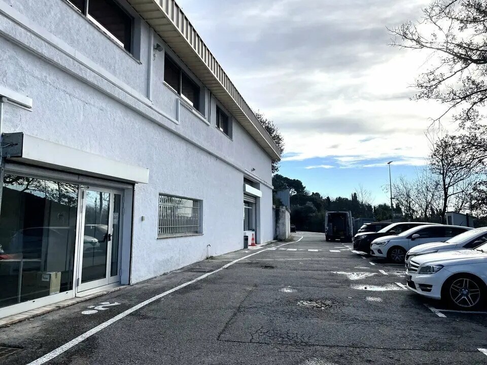 Retail in La Roquette-sur-Siagne for lease Building Photo- Image 1 of 13