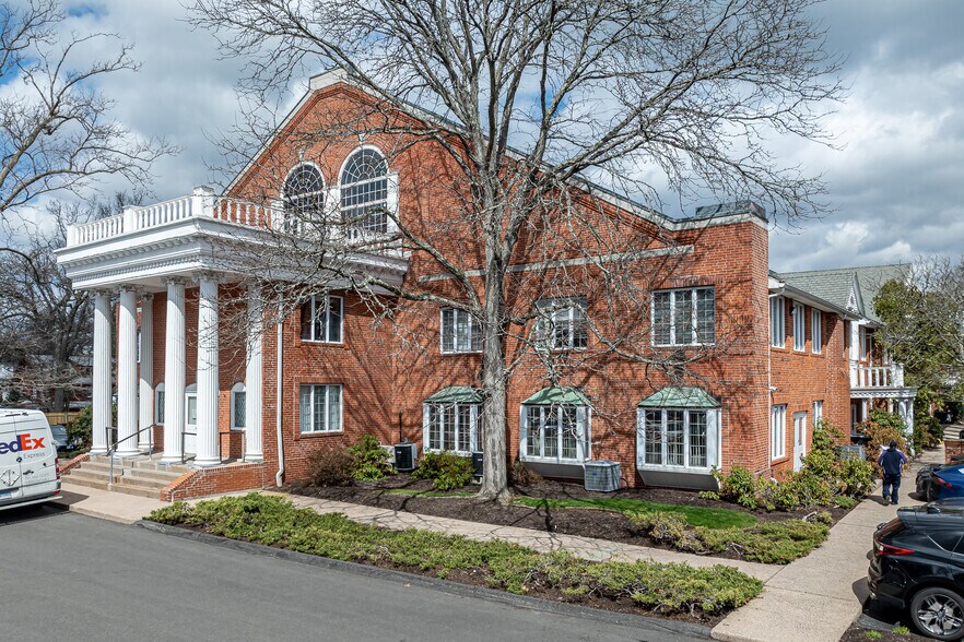 836 Farmington Ave, West Hartford, CT for sale - Primary Photo - Image 1 of 1