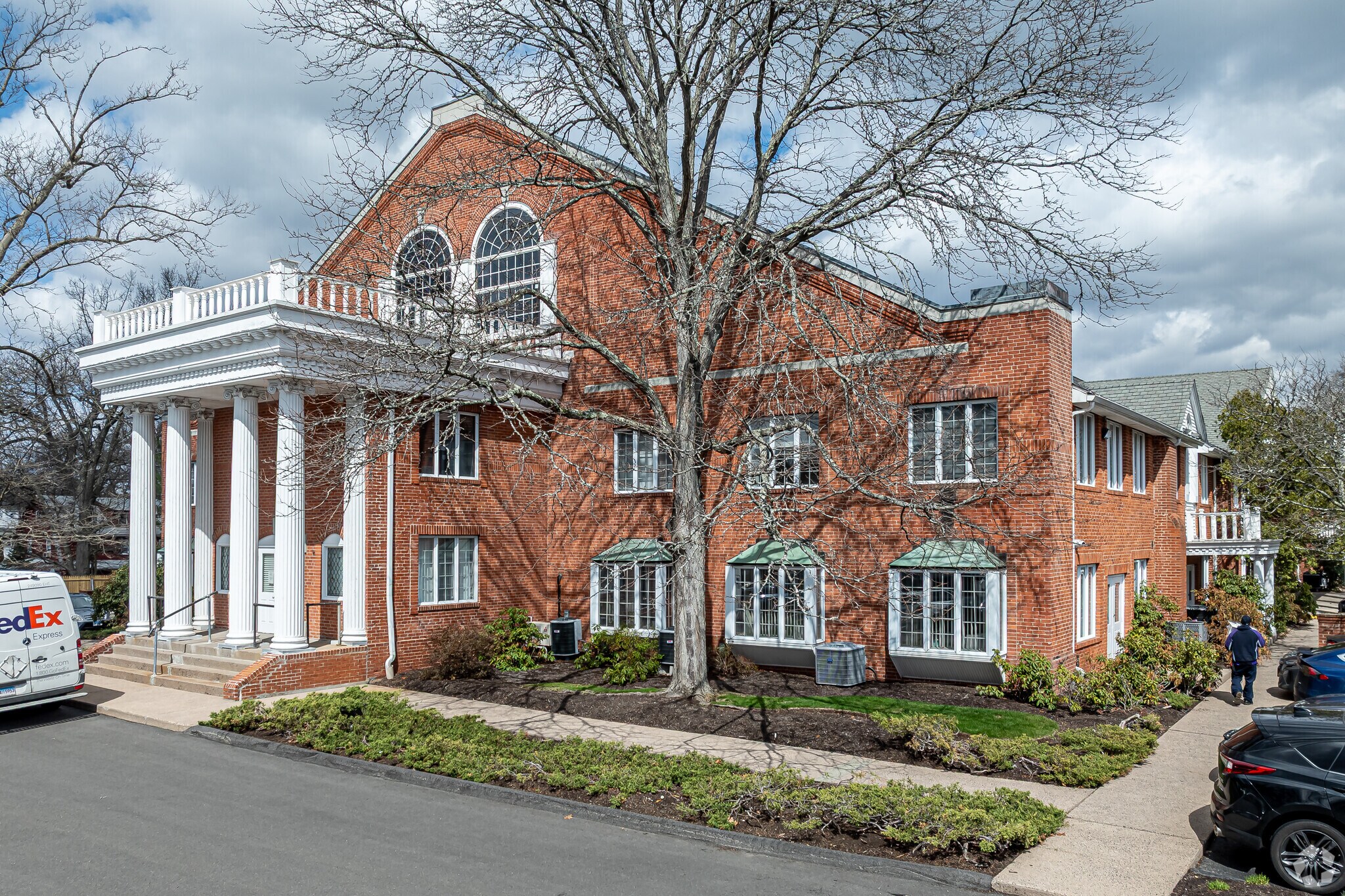 836 Farmington Ave, West Hartford, CT for sale Primary Photo- Image 1 of 1