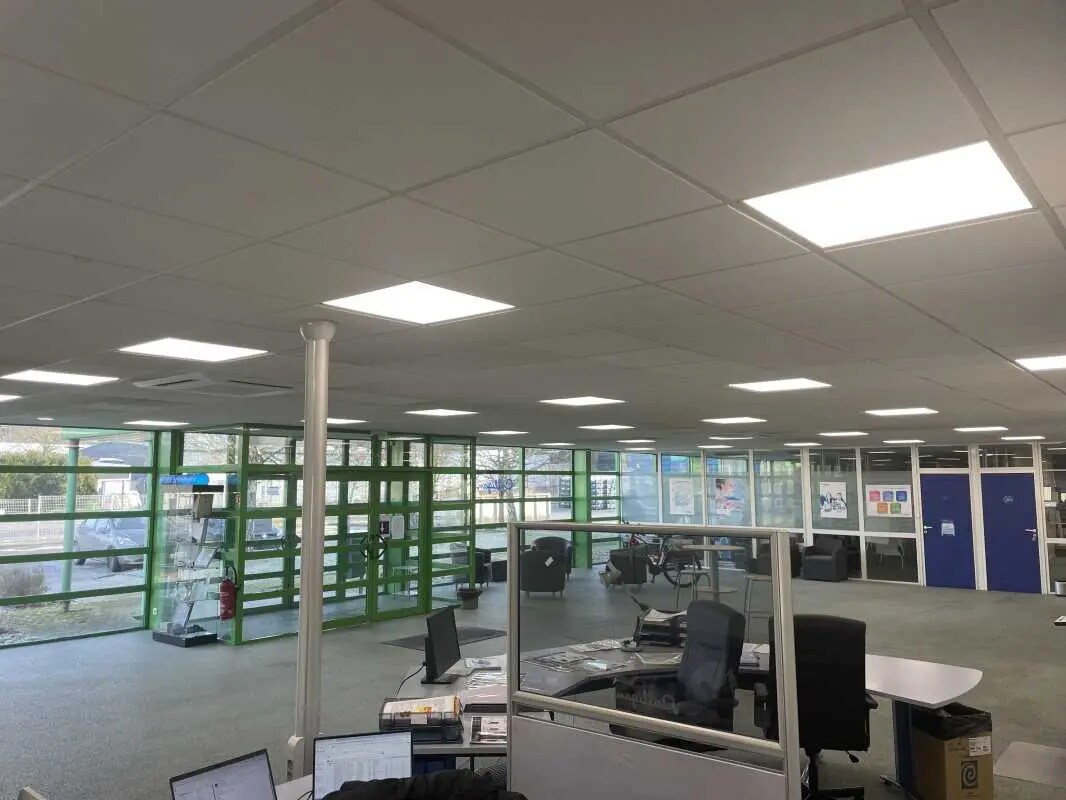 Flex in Fleurines for sale Interior Photo- Image 1 of 4