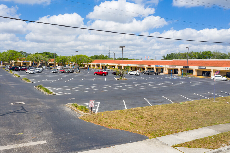 776 W Lumsden Rd, Brandon, FL for sale - Primary Photo - Image 1 of 1