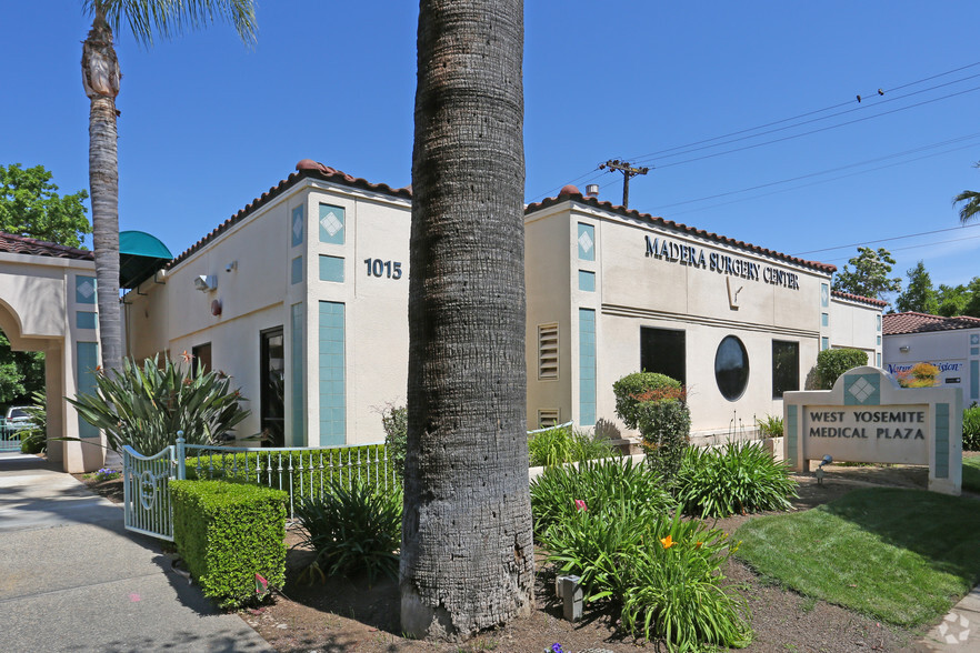 1015 W Yosemite Ave, Madera, CA for sale - Building Photo - Image 1 of 1