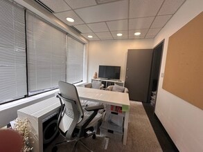 1143-1147 47th Ave, Long Island City, NY for lease Interior Photo- Image 2 of 28