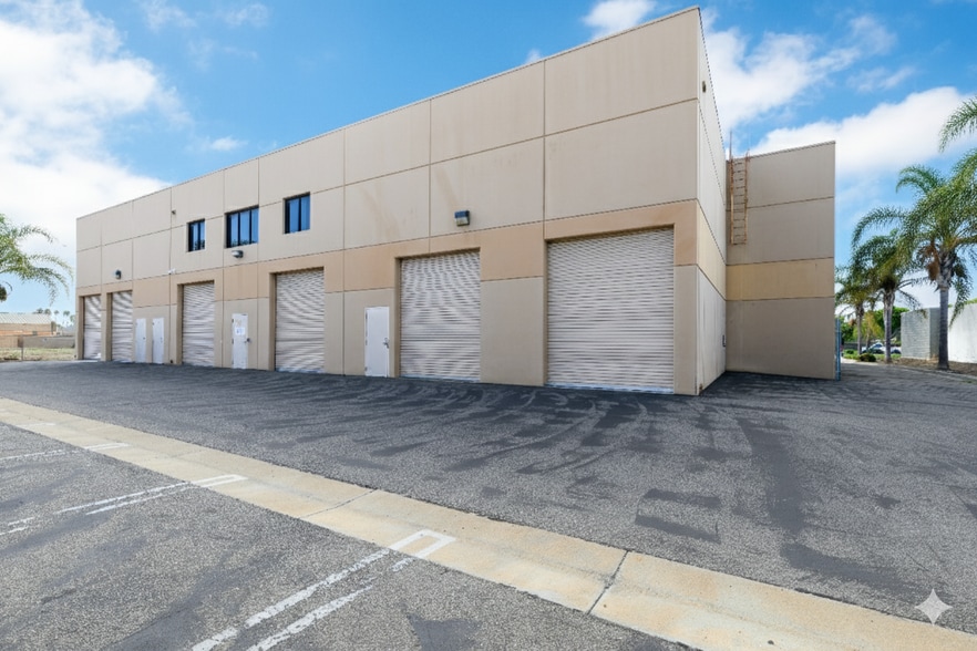2425 W 5th St, Oxnard, CA for lease - Building Photo - Image 3 of 6