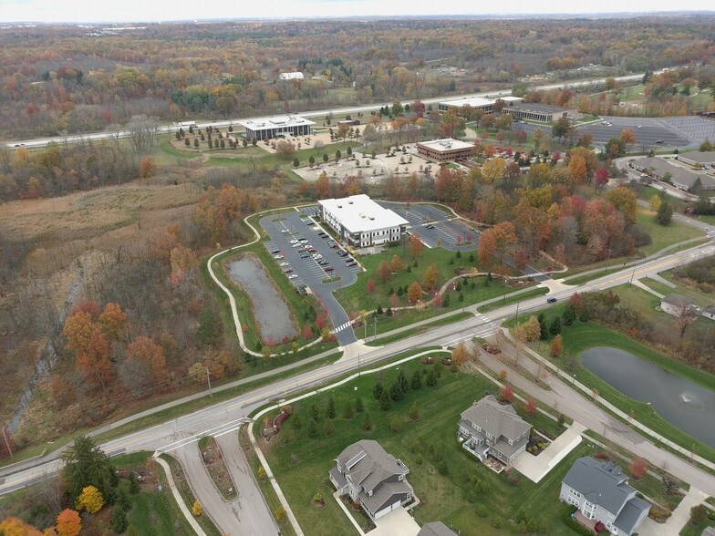 695 Boston Mills Rd, Hudson, OH for sale - Building Photo - Image 2 of 13