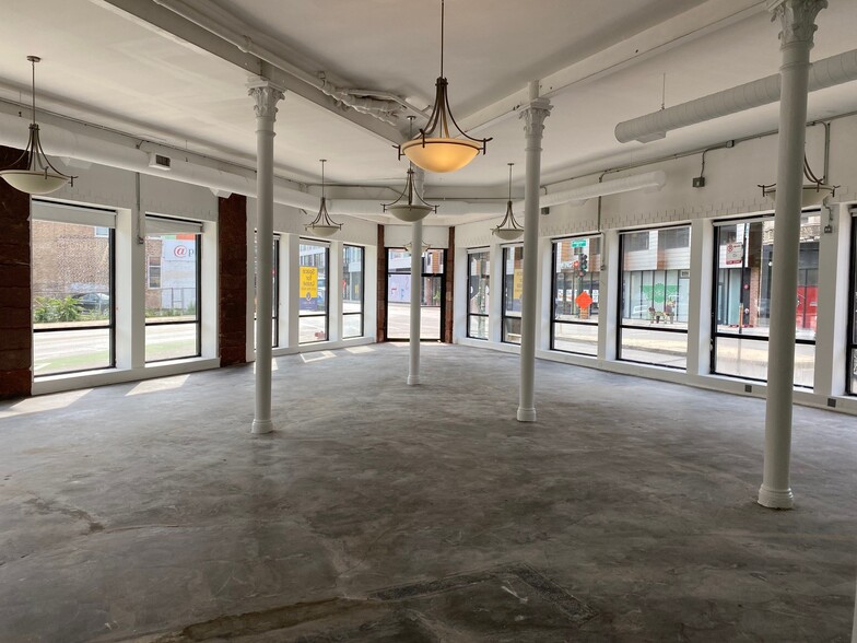 837 N Milwaukee Ave, Chicago, IL for lease - Interior Photo - Image 2 of 4