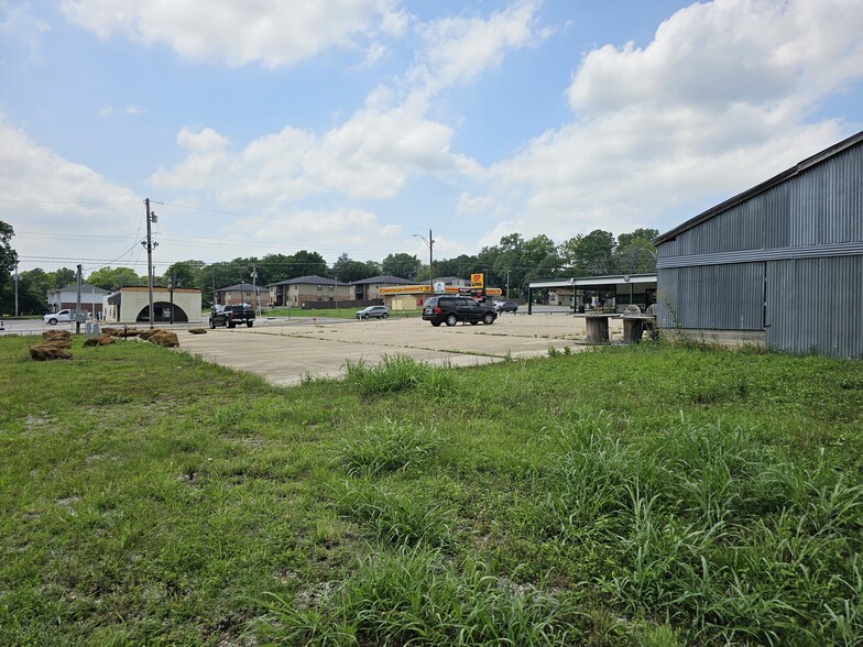 1210 N 1st Ave, Durant, OK for sale - Building Photo - Image 3 of 37