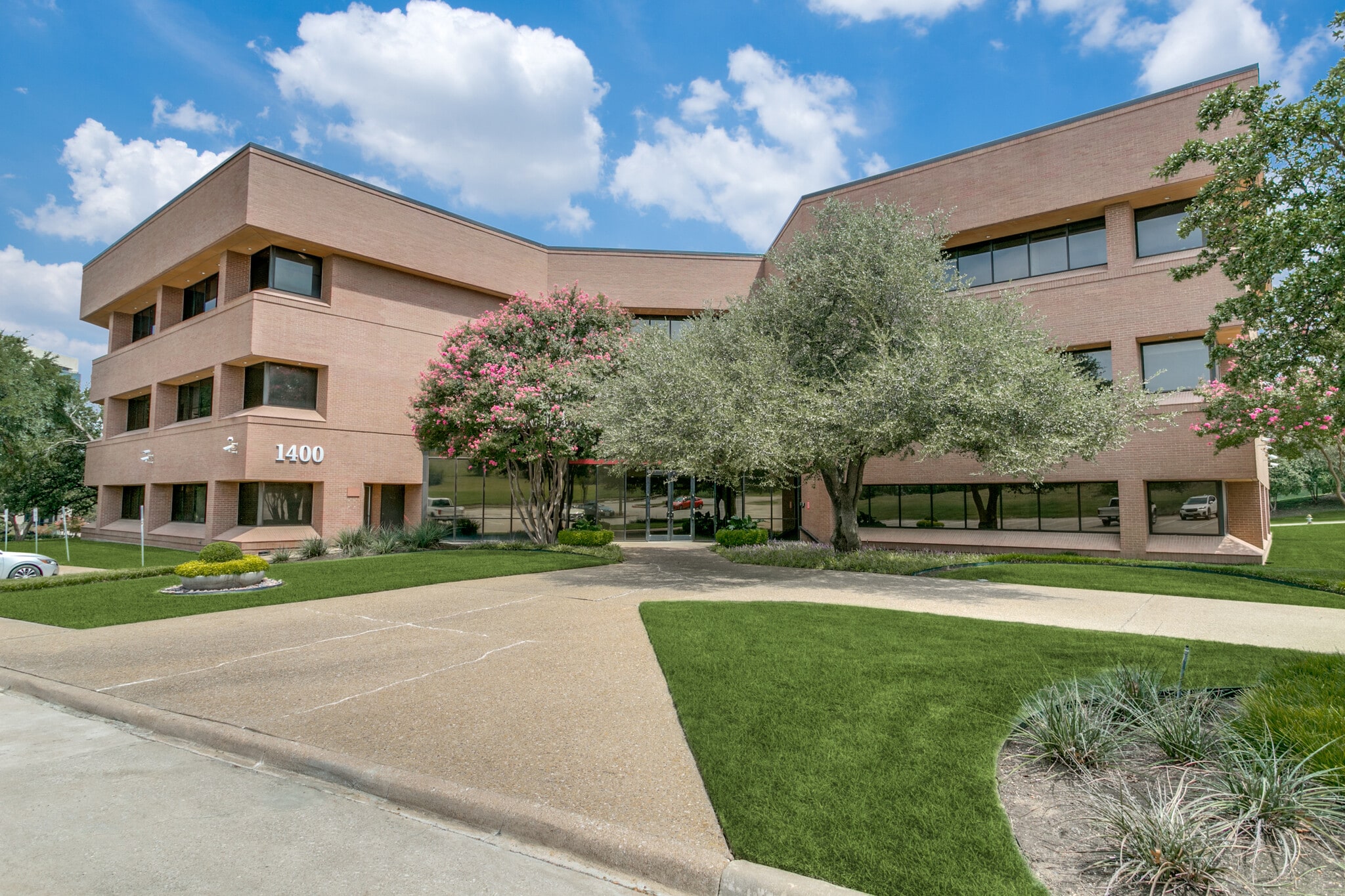 1400 Corporate Dr, Irving, TX for lease Building Photo- Image 1 of 10