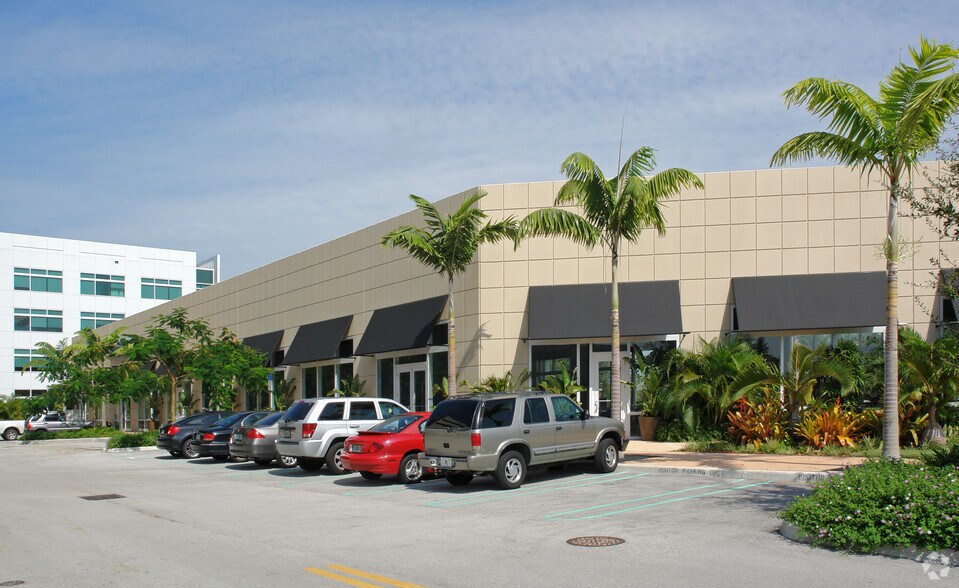 3313-3353 N University Dr, Coral Springs, FL for lease - Primary Photo - Image 2 of 2