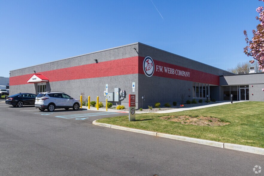 70 Apple St, Tinton Falls, NJ for sale - Primary Photo - Image 1 of 1