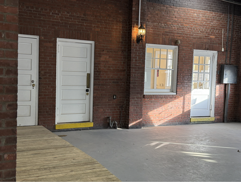 6 W Henry St, Savannah, GA for sale - Building Photo - Image 2 of 40