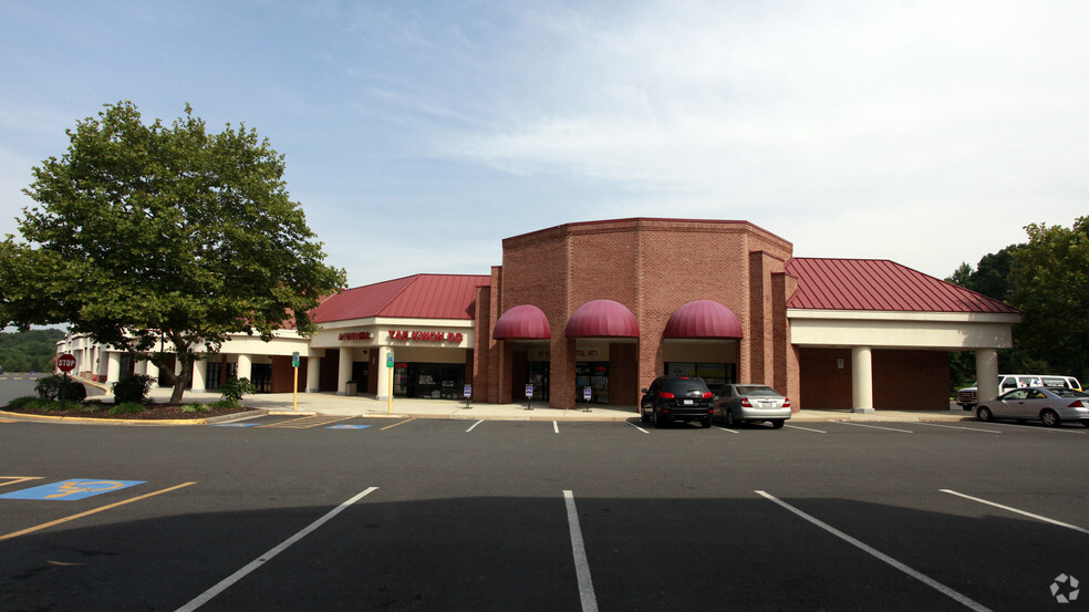 5381-5513 Mapledale Plz, Woodbridge, VA for lease - Building Photo - Image 2 of 7