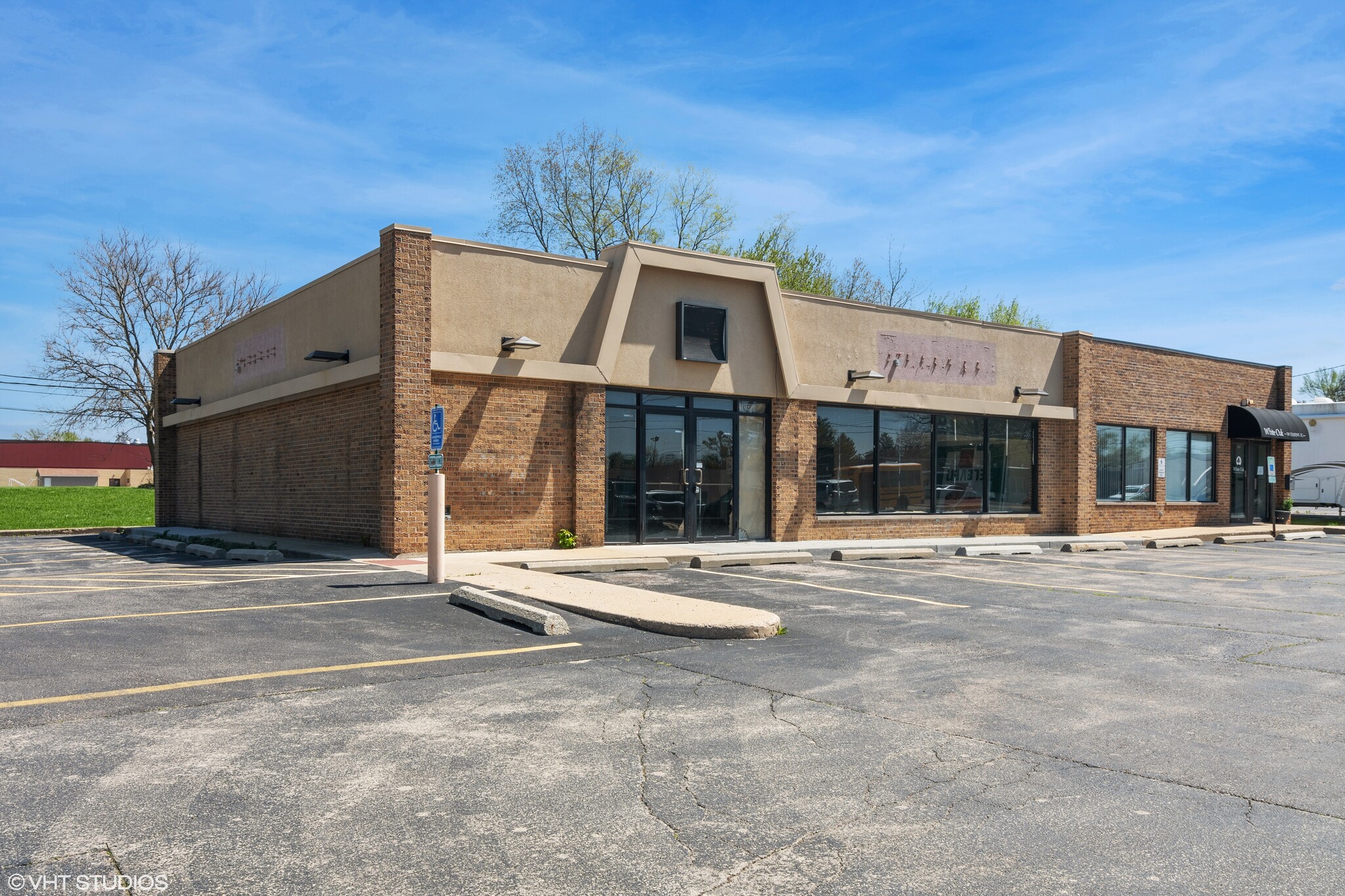 802 S 4th St, Dekalb, IL for sale Primary Photo- Image 1 of 4