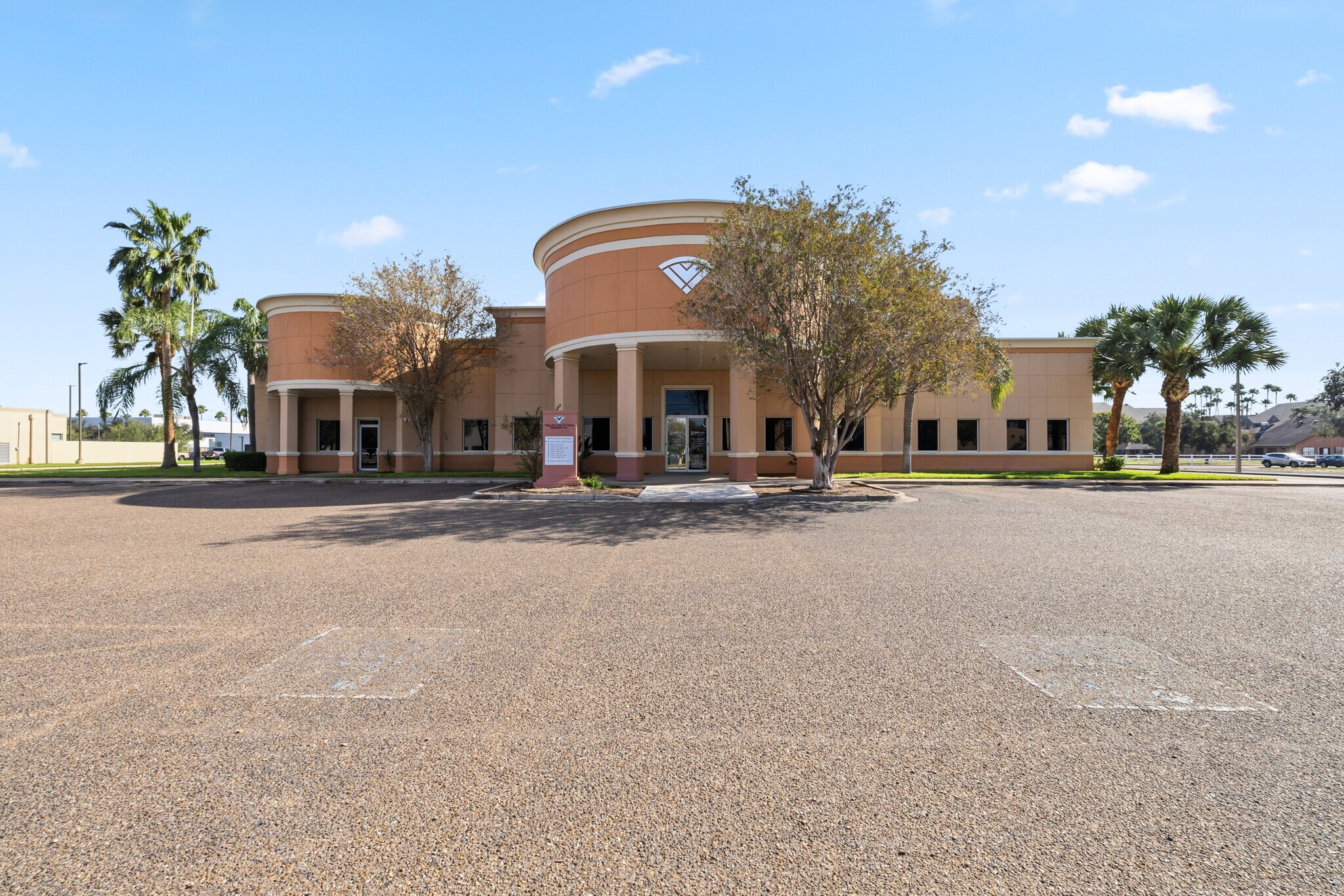 2101 S Cynthia St, McAllen, TX for lease Primary Photo- Image 1 of 14