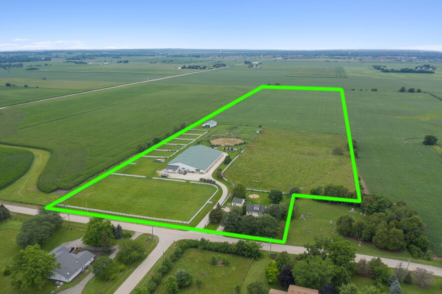 3101 Roth Rd, Oswego, IL 60543