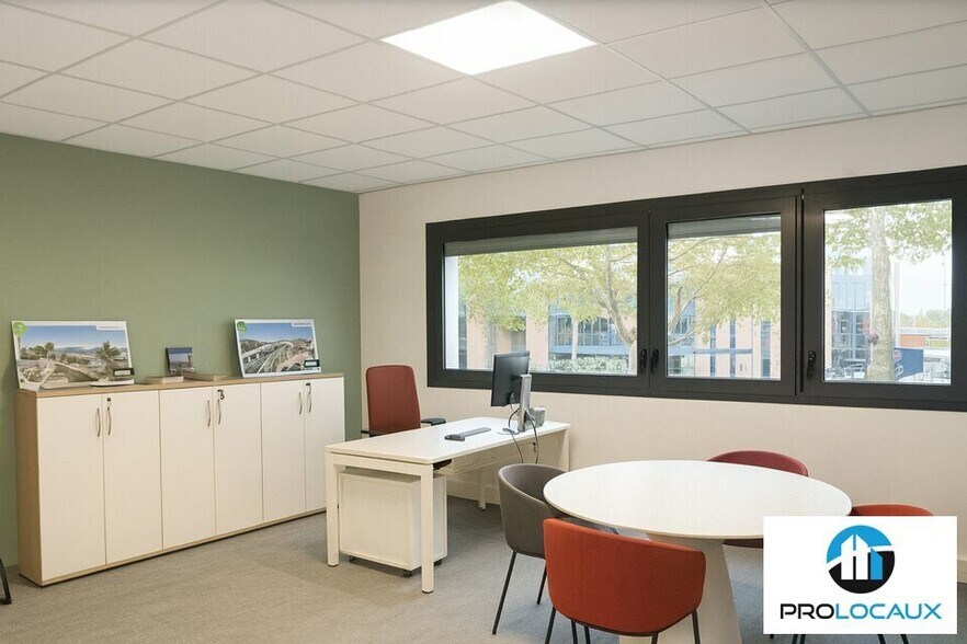 Flex in Camon for sale - Interior Photo - Image 2 of 3