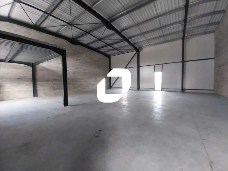 Flex in Blanquefort for lease - Interior Photo - Image 2 of 3