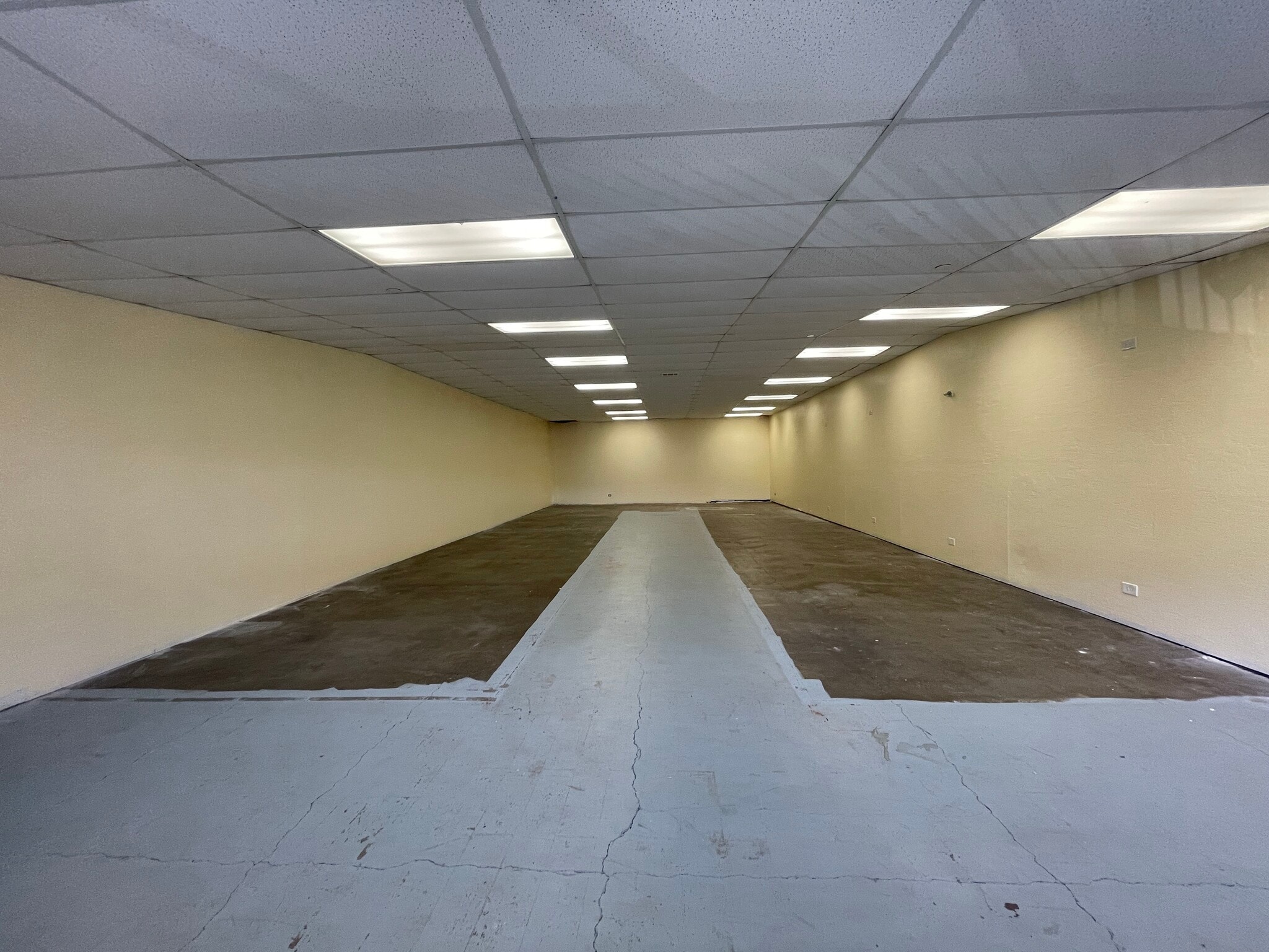 98025 Hekaha St, Aiea, HI 96701 Harbor Center