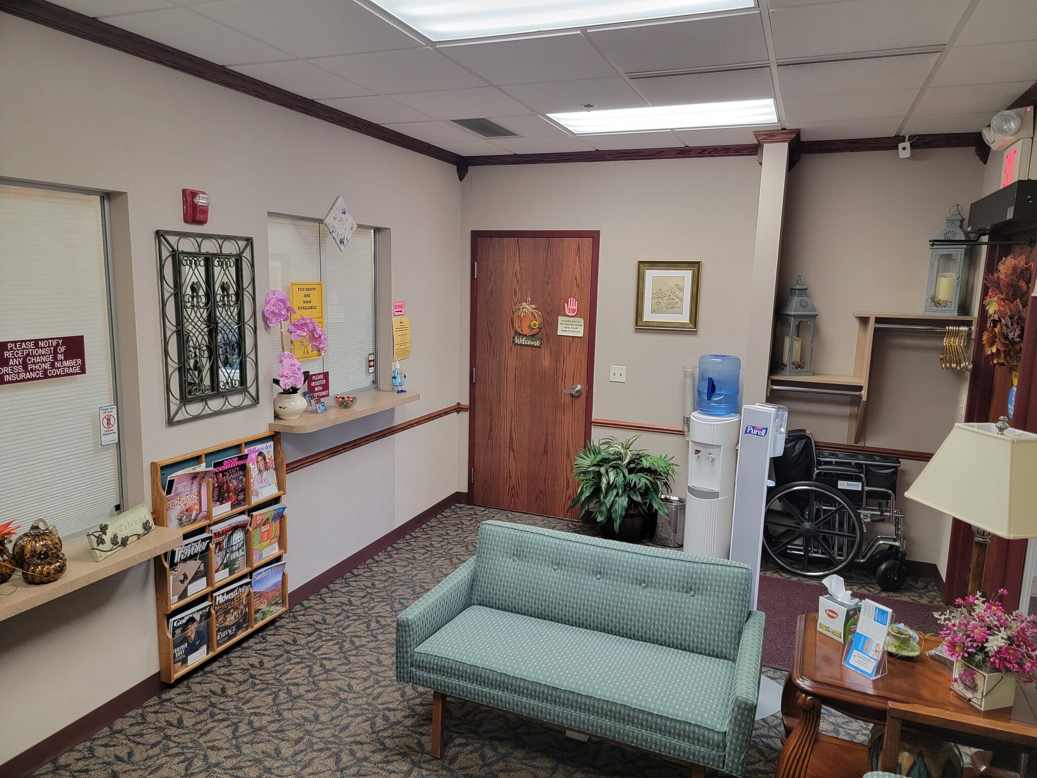 12555 W National Ave, New Berlin, WI for lease Interior Photo- Image 1 of 22