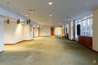 225 Broadway, New York, NY for lease Interior Photo- Image 2 of 6