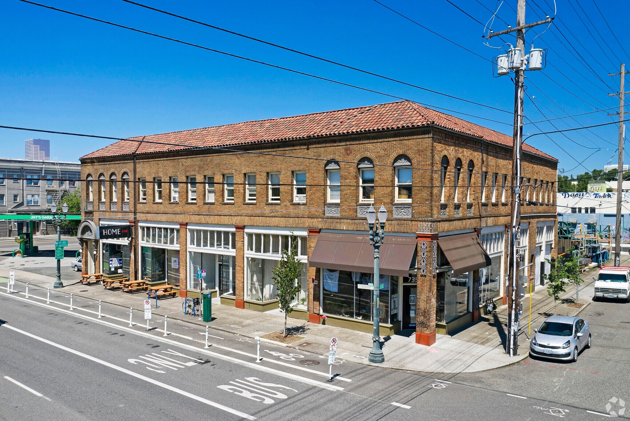 717-735 SE Morrison St, Portland, OR for sale Primary Photo- Image 1 of 1