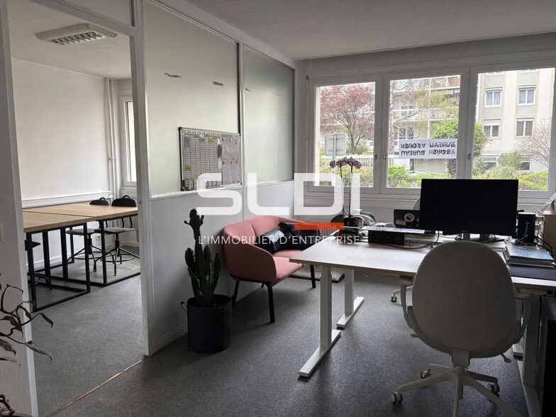 Office in Lyon for lease - Interior Photo - Image 3 of 7