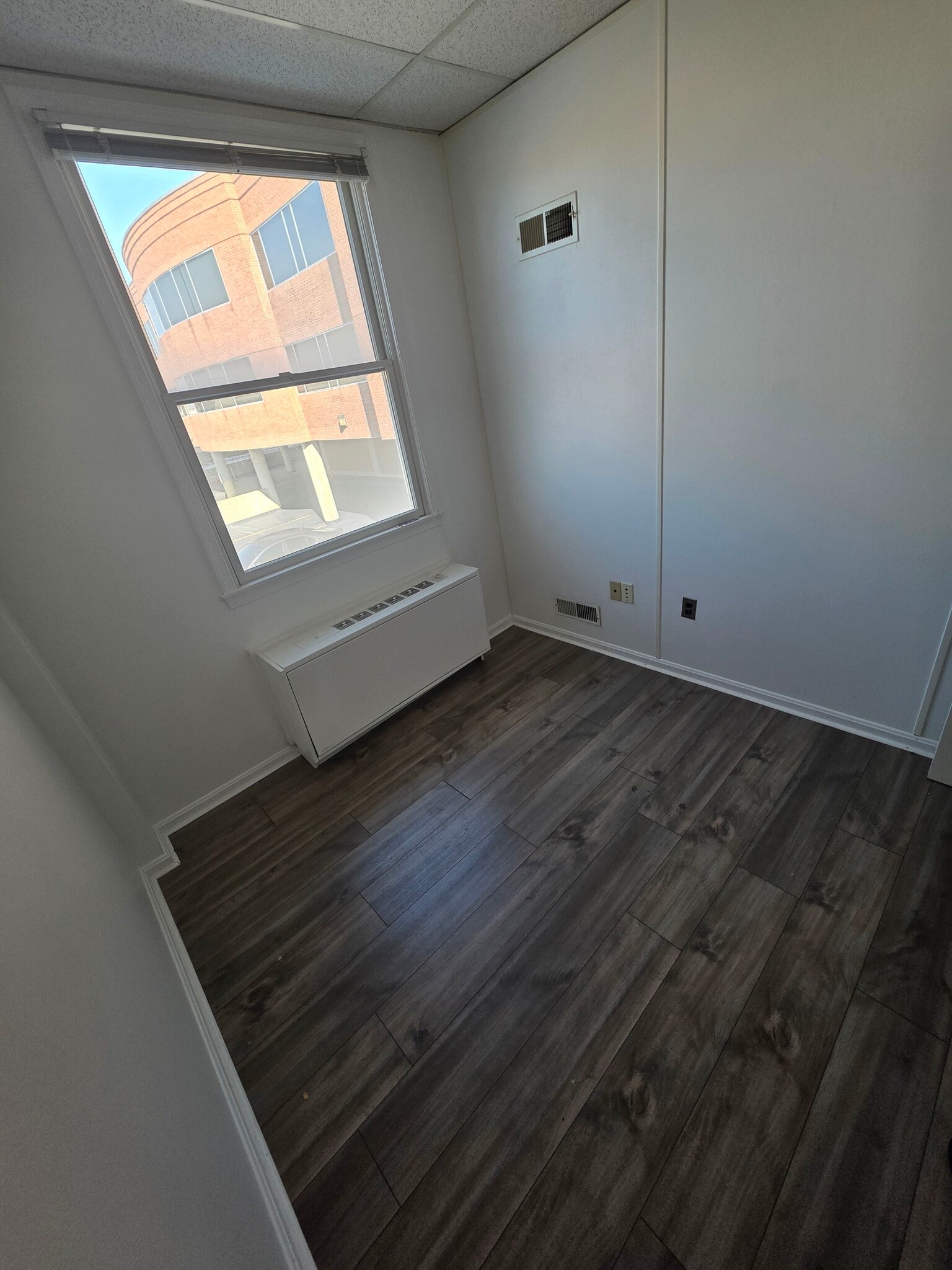 17 W Jefferson St, Rockville, MD for lease Interior Photo- Image 1 of 2